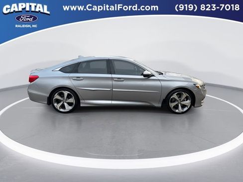 Used 2020 Honda Accord Touring image 9