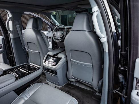 Used 2019 Lincoln Navigator Reserve w/ Cargo Package image 26