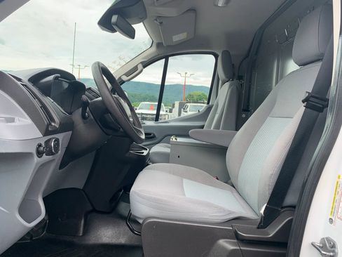 Used 2018 Ford Transit 250 148 Low Roof RWD image 9