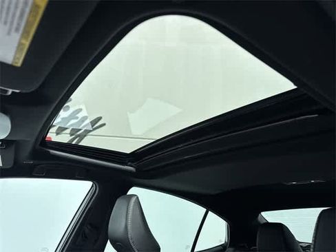 Used 2025 Toyota Camry SE image 14