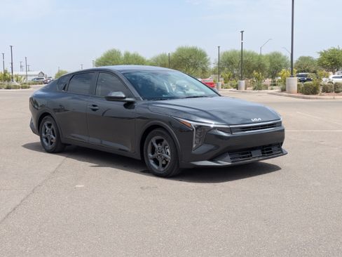 Certified 2025 Kia K4 FWD image 7
