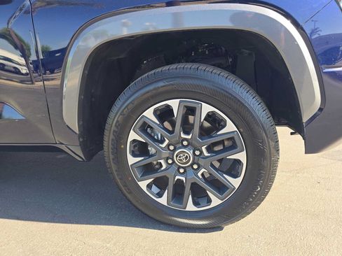 Used 2023 Toyota Tundra Limited AWD/4WD image 9