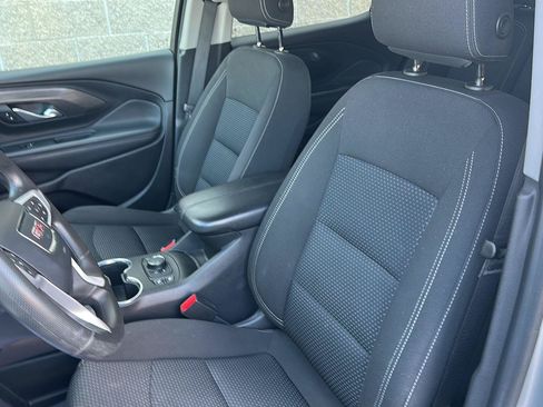 Used 2022 GMC Terrain SLE w/ Driver Convenience Package FWD image 7
