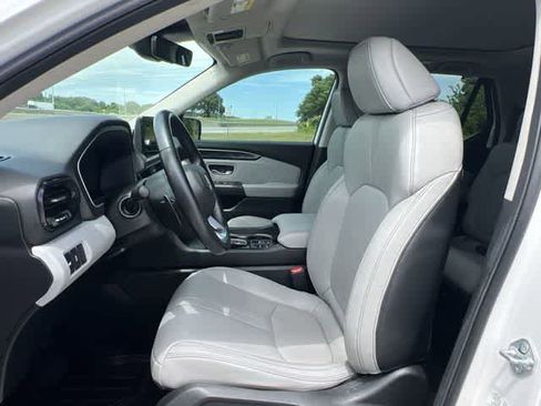 Certified 2023 Honda Pilot Touring image 11