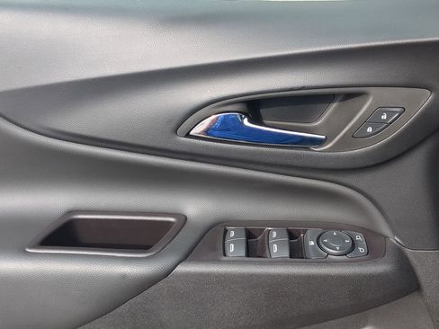 Used 2022 Chevrolet Equinox LT image 24