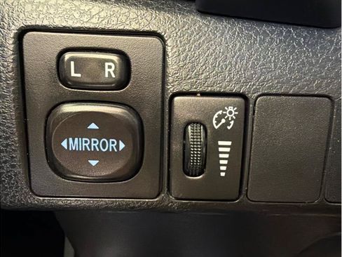 Used 2018 Toyota Corolla LE FWD image 23