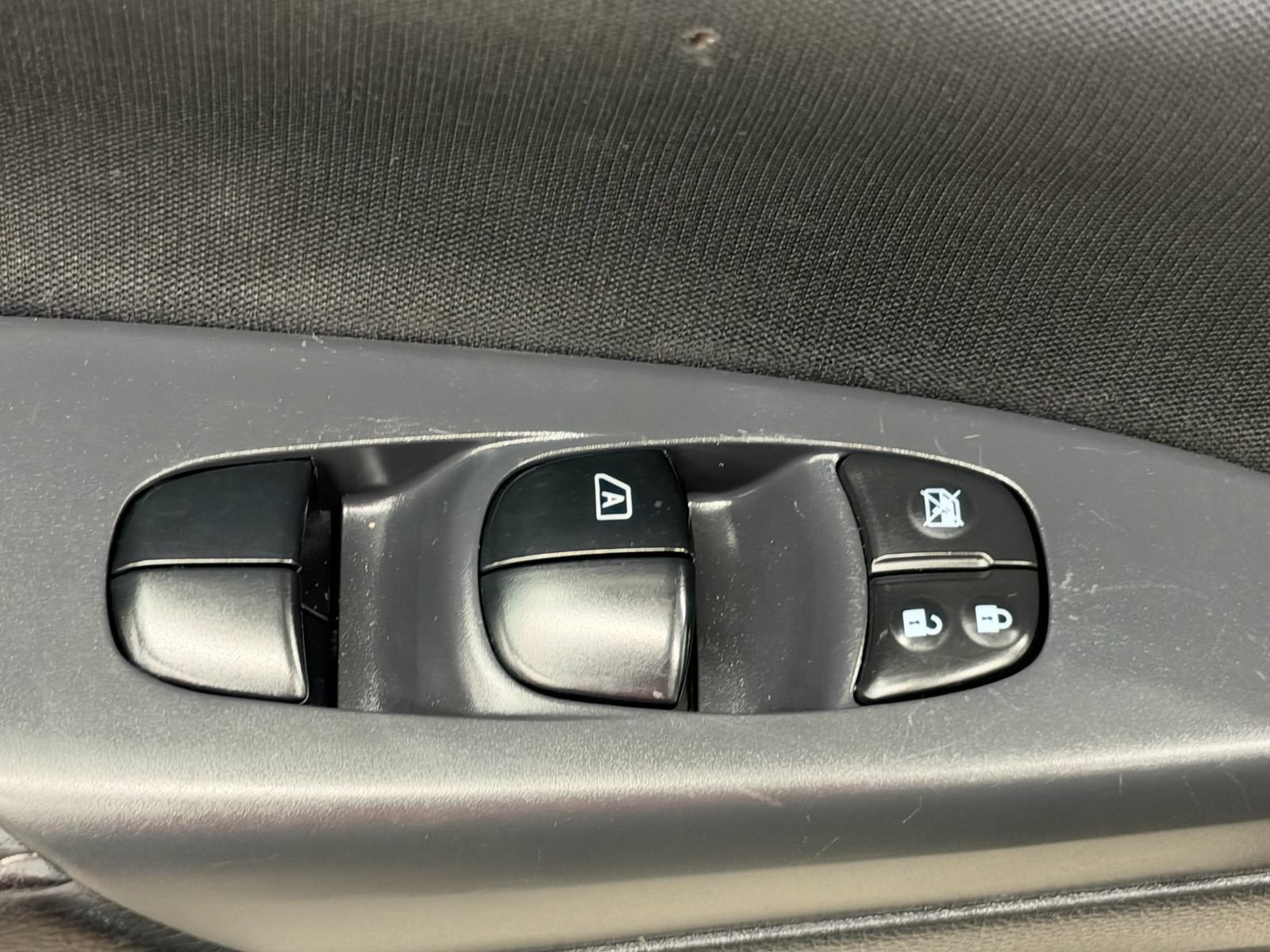 Used 2017 Nissan Sentra SV FWD image 25