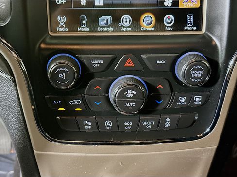 Used 2017 Jeep Grand Cherokee Limited AWD/4WD image 23