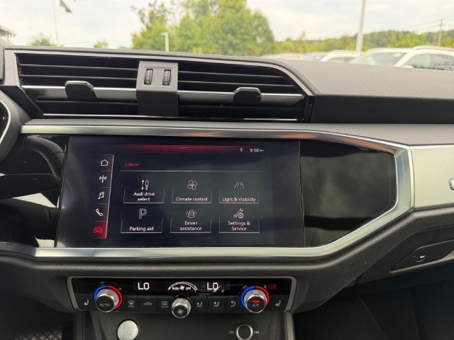 Used 2020 Audi Q3 2.0T Premium w/ Convenience Package AWD/4WD image 31