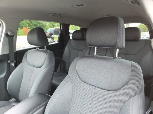 Used 2019 Hyundai Santa Fe AWD image 19
