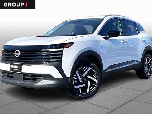 New 2026 Nissan Kicks SV image 1