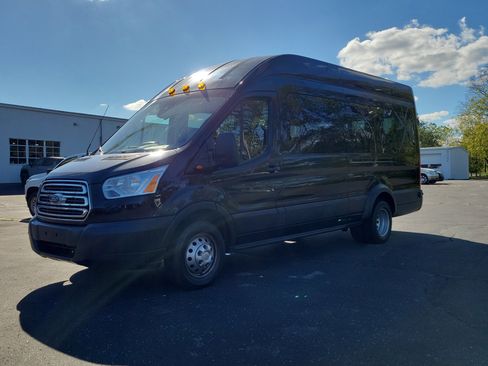 Used 2019 Ford Transit 350 XLT image 2