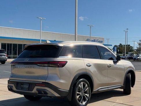 Used 2022 INFINITI QX60 Luxe w/ Performance Audio Package FWD image 4