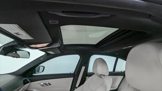 Used 2020 BMW 330i Sedan w/ Convenience Package RWD image 16