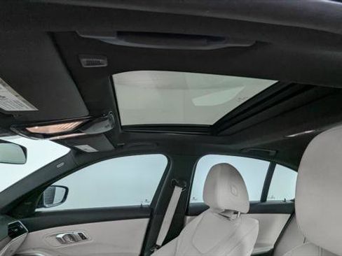 Used 2020 BMW 330i Sedan w/ Convenience Package RWD image 16