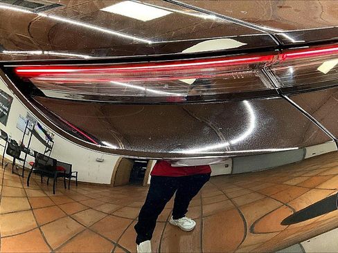 Used 2021 Porsche Taycan image 30