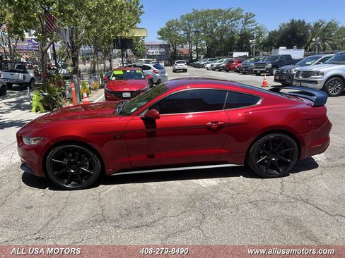 Used 2017 Ford Mustang Coupe RWD image 6