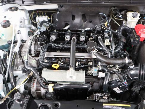 Used 2021 Nissan Kicks SV image 28