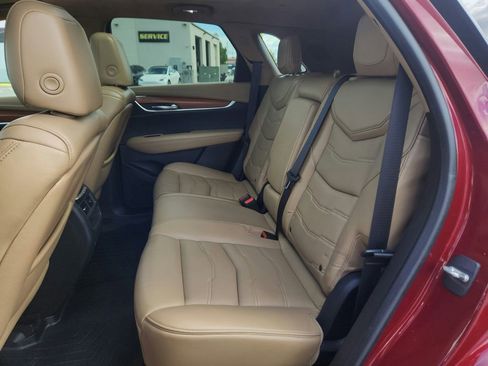 Used 2017 Cadillac XT5 Platinum AWD/4WD image 21