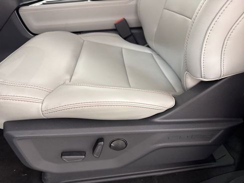 New 2025 Ford Expedition Active image 15