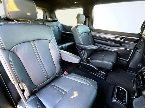 New 2025 Jeep Wagoneer Series II image 9