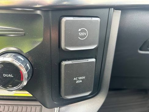Used 2025 Ford F150 Platinum w/ Equipment Group 702A High AWD/4WD image 27