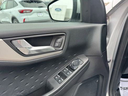 Certified 2020 Ford Escape SE image 14