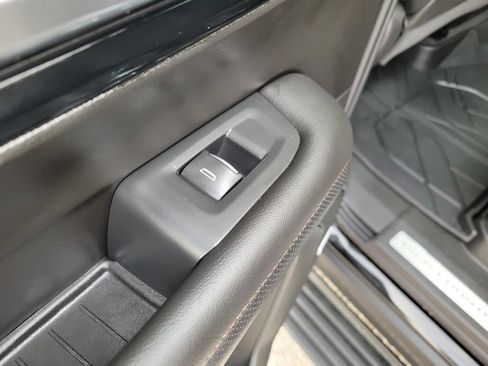 Used 2026 Chevrolet Suburban High Country RWD image 17