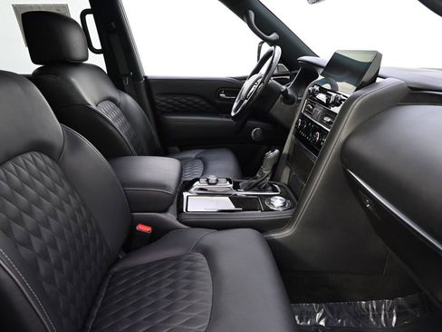 Used 2024 INFINITI QX80 Luxe image 16