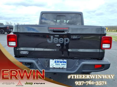 New 2026 Jeep Gladiator Sport image 4