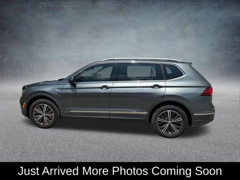 Used 2020 Volkswagen Tiguan SEL Premium R-Line AWD/4WD image 2