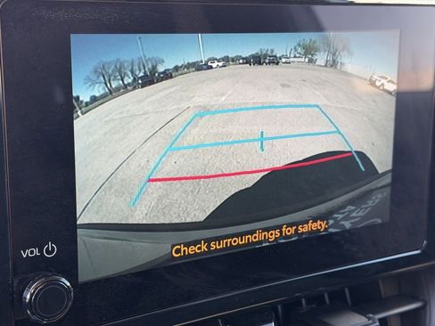 Used 2025 Toyota Corolla Cross LE image 19