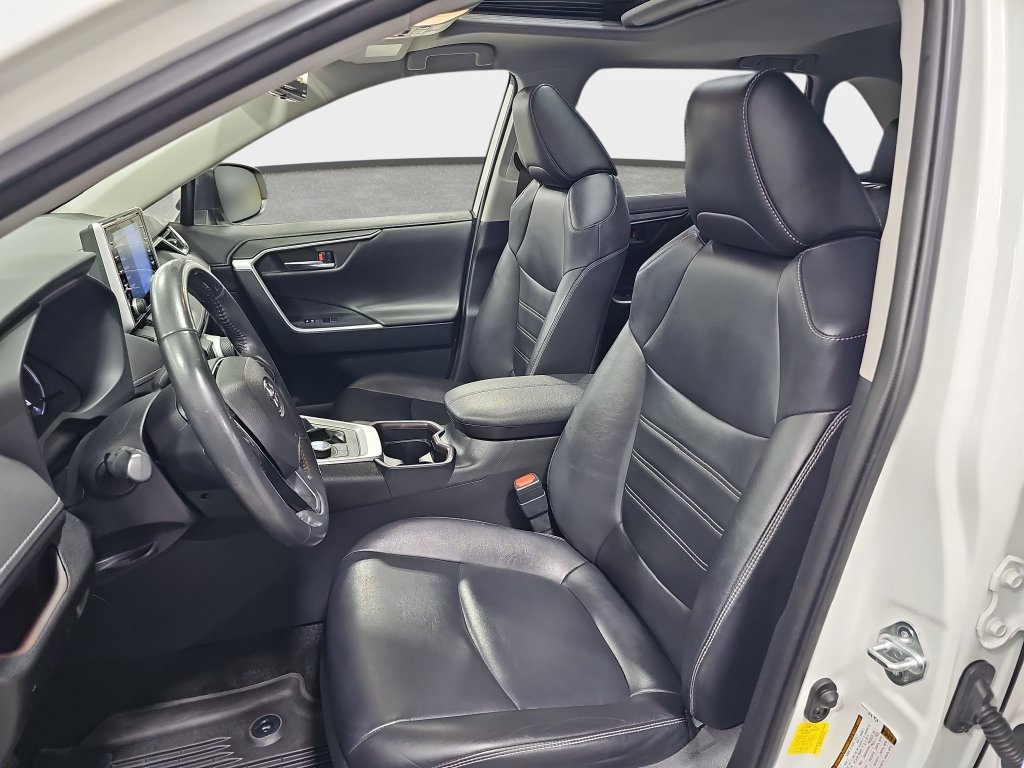 Used 2019 Toyota RAV4 Limited w/ All Weather Liner Package AWD/4WD image 17