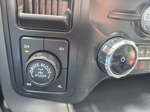 Used 2024 Ford F150 Lariat AWD/4WD image 40