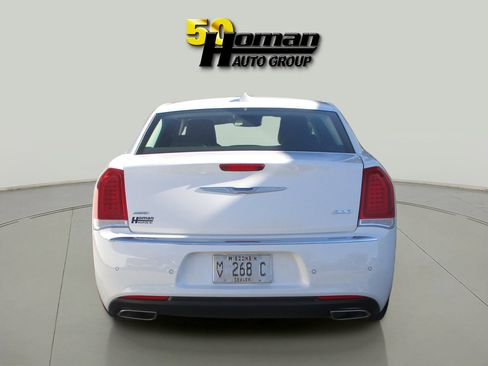 Used 2019 Chrysler 300 Limited w/ Safetytec Plus Group image 4