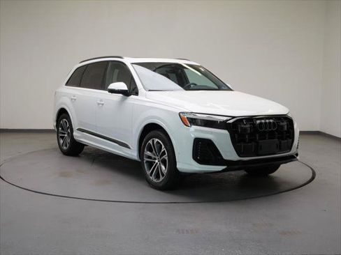Certified 2025 Audi Q7 2.0T Premium Plus AWD/4WD image 4