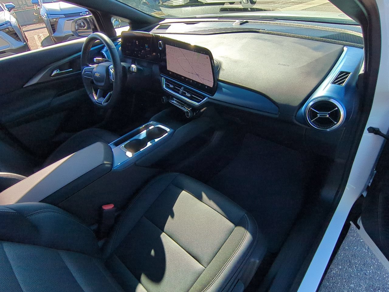 Used 2024 Chevrolet Equinox EV LT w/ LPO, Blackout Package FWD image 27