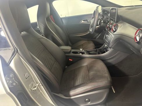 Used 2015 Mercedes-Benz CLA 250 image 24