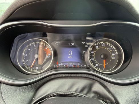 Used 2020 Jeep Cherokee Limited AWD/4WD image 13
