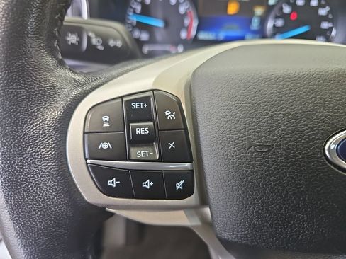 Used 2021 Ford Explorer Limited w/ Equipment Group 301A AWD/4WD image 17