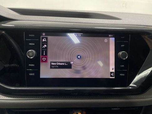 Used 2022 Volkswagen Taos SEL w/ Panoramic Sunroof Package FWD image 18