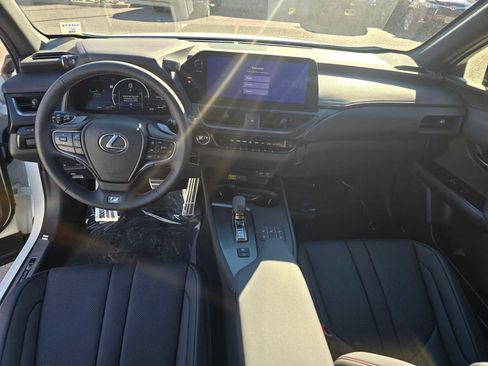 Used 2025 Lexus UX 300h AWD image 21