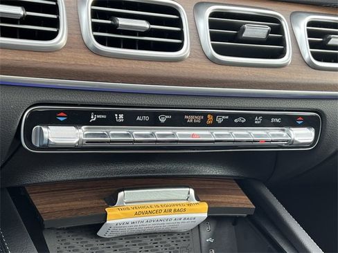 Used 2025 Mercedes-Benz GLS 450 4MATIC image 30