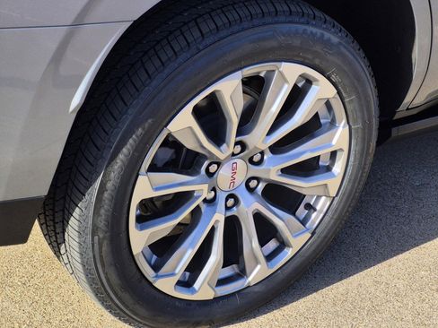 Certified 2024 GMC Yukon Denali w/ Denali Reserve Package image 7