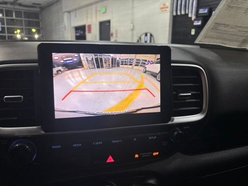 Used 2021 Hyundai Venue SEL FWD image 23