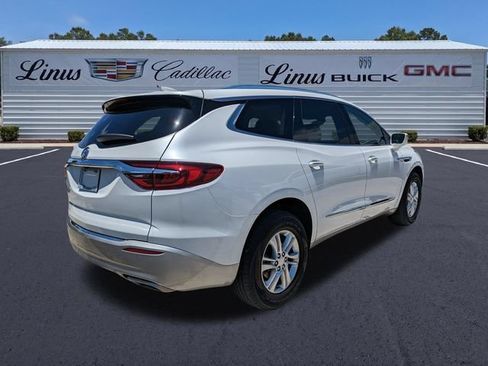 Used 2020 Buick Enclave Essence w/ Sound and Sites Package FWD image 4