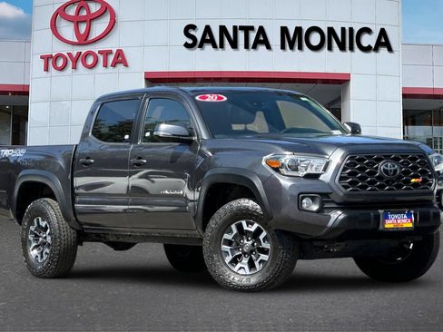 Used 2020 Toyota Tacoma TRD Off-Road w/ TRD Premium Off Road Package AWD/4WD image 2