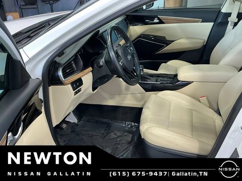 Used 2018 Kia Cadenza Premium w/ Luxury Package FWD image 6