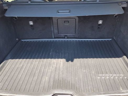 Certified 2023 Volvo XC60 B5 Plus w/ Climate Package AWD/4WD image 19