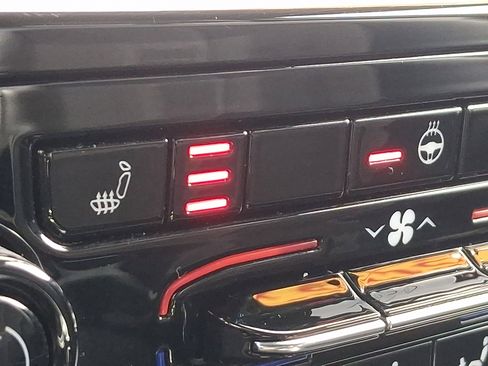 Used 2023 Jeep Grand Cherokee Altitude image 25